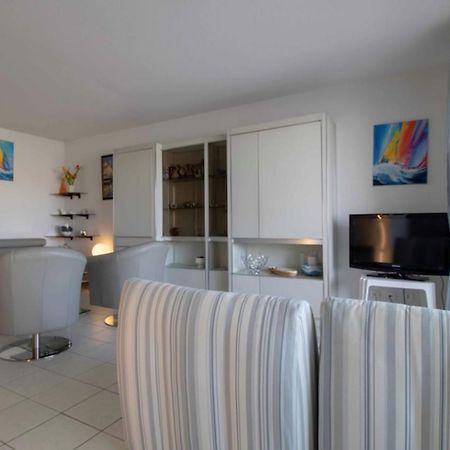 Apartment With Balcony And View On The Port Frejus Exterior photo